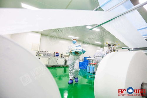 疫 線生產(chǎn) 遂寧 日產(chǎn)口罩4萬只開足馬力保供應