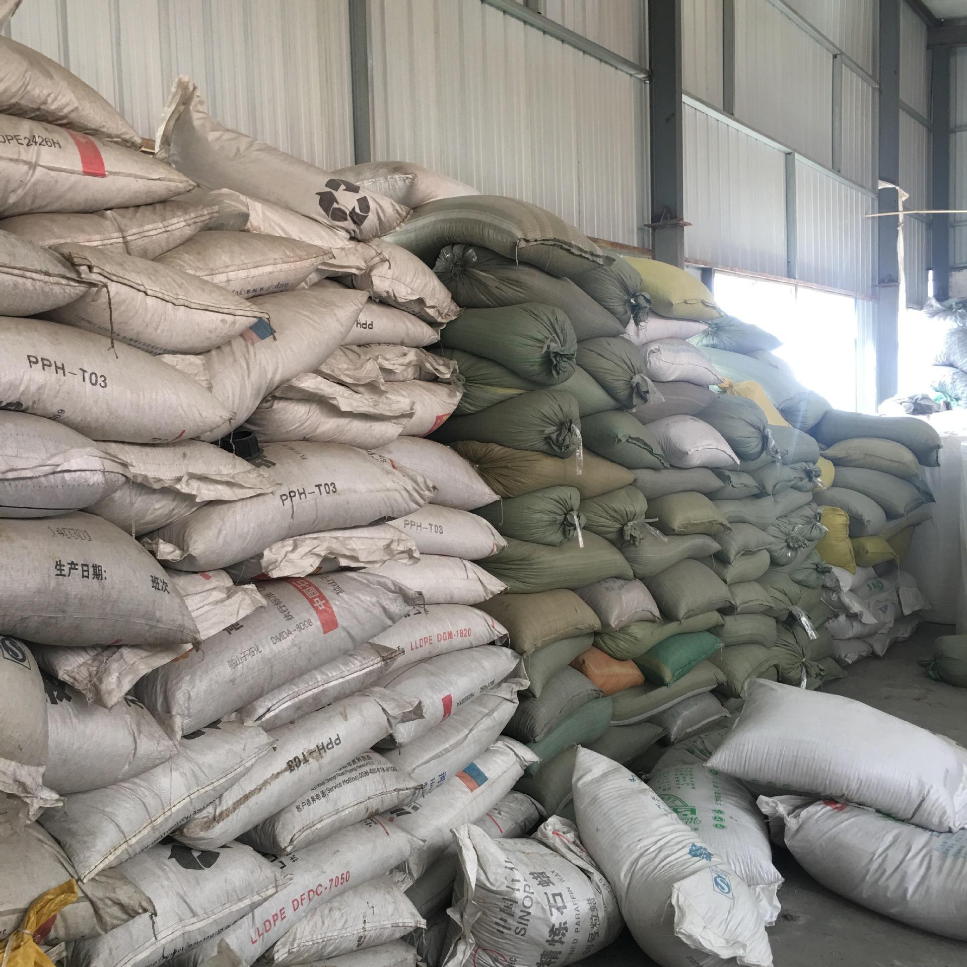 聚乙烯丙綸防水卷材 廠家直銷(xiāo)的高性能防水解決方案